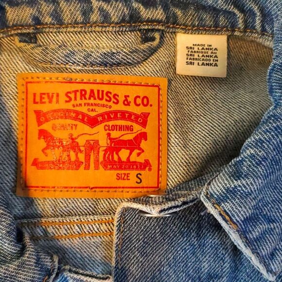 LEVI WOMENS SMALL LIGHT WASH DENIM JACKET - Picture 2 of 11